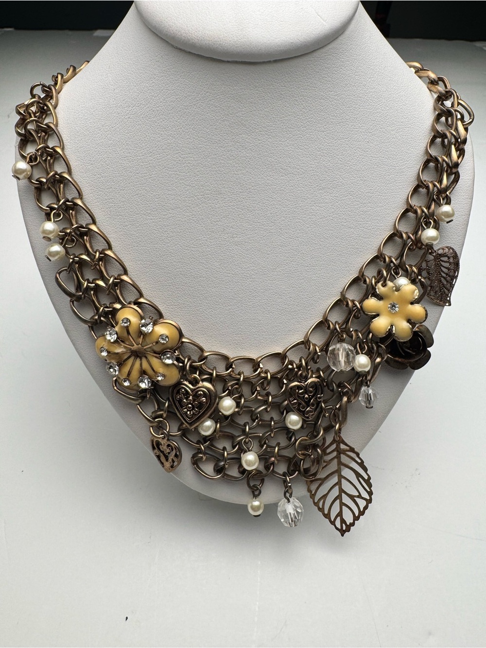 Bib style Garden Charm Statement Necklace - Unbranded